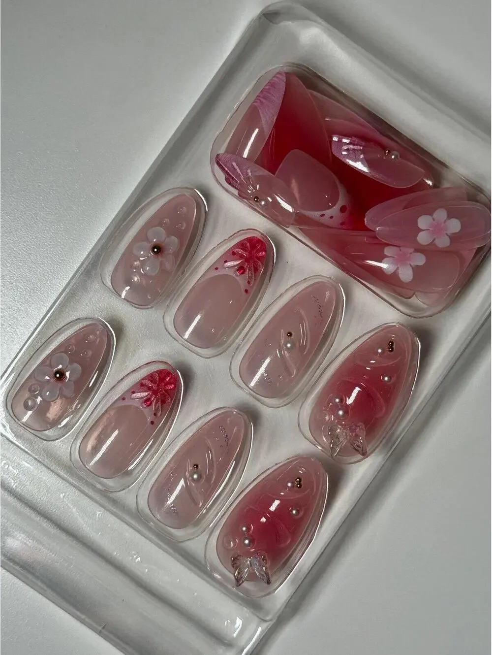 Press On Nails - Picture 2 of 5